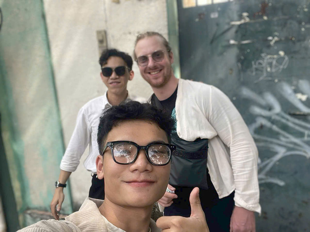 Experience Learning Online Unique Vietnamese Language With Phuoc Le