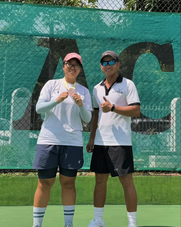 Private tennis lessons on request, multiple levels on international standard courts