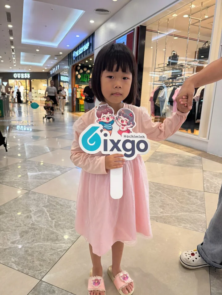 🌕🐾 6ixgo X Ezoo Thảo Điền “귀여운 친구들과 함께하는 즐거운 추석” 🐑✨

✨지난 9월 27일 토요일, 6ixgo와 Ezoo Thảo Điền이 함께한 “귀여운 친구들과 함께하는 즐거운 추석” 이벤트가 많은 가족과 아이들의 관심과 참여 속에 성황리에 진행되었습니다.

아이들은 이날:
🐤 귀여운 노란 오리 롤러코스터를 타며 ... | 6ixgo_vn