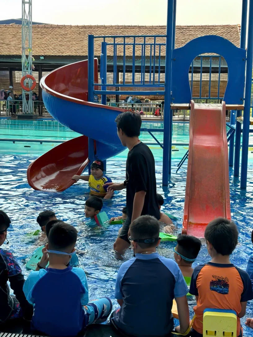 1:1 Intensive Swim Training with Coach Liêm – Safe, Dedicated, and Professional