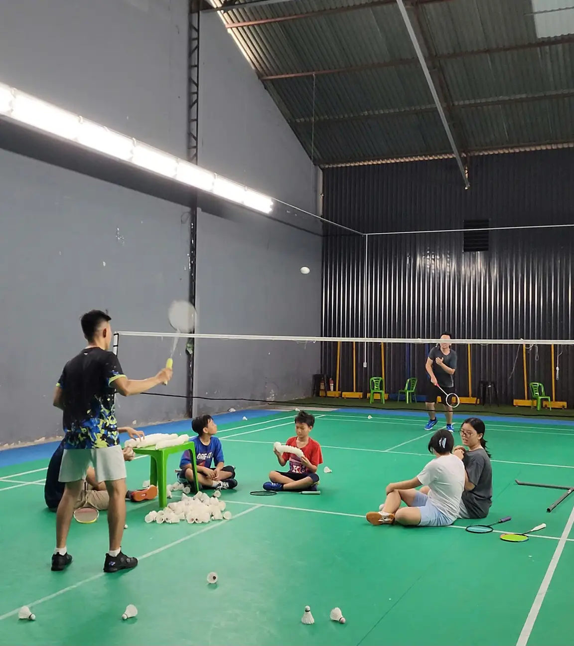 BADMINTON CLASS FOR BEGINNERS