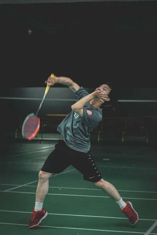 Play Badminton with a Coach Who Has Nearly 10 Years of Experience