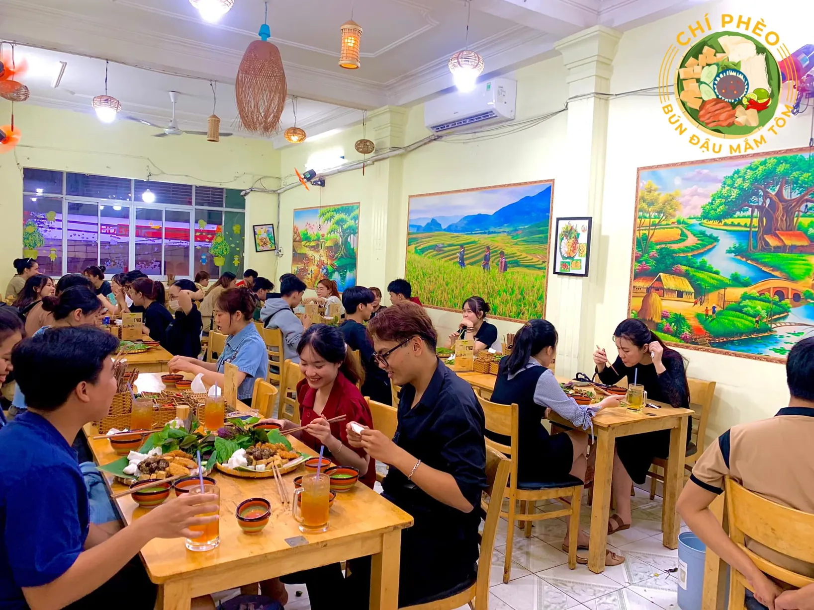 분더우 Chi Pheo 식당 (빈탄 지점) - all