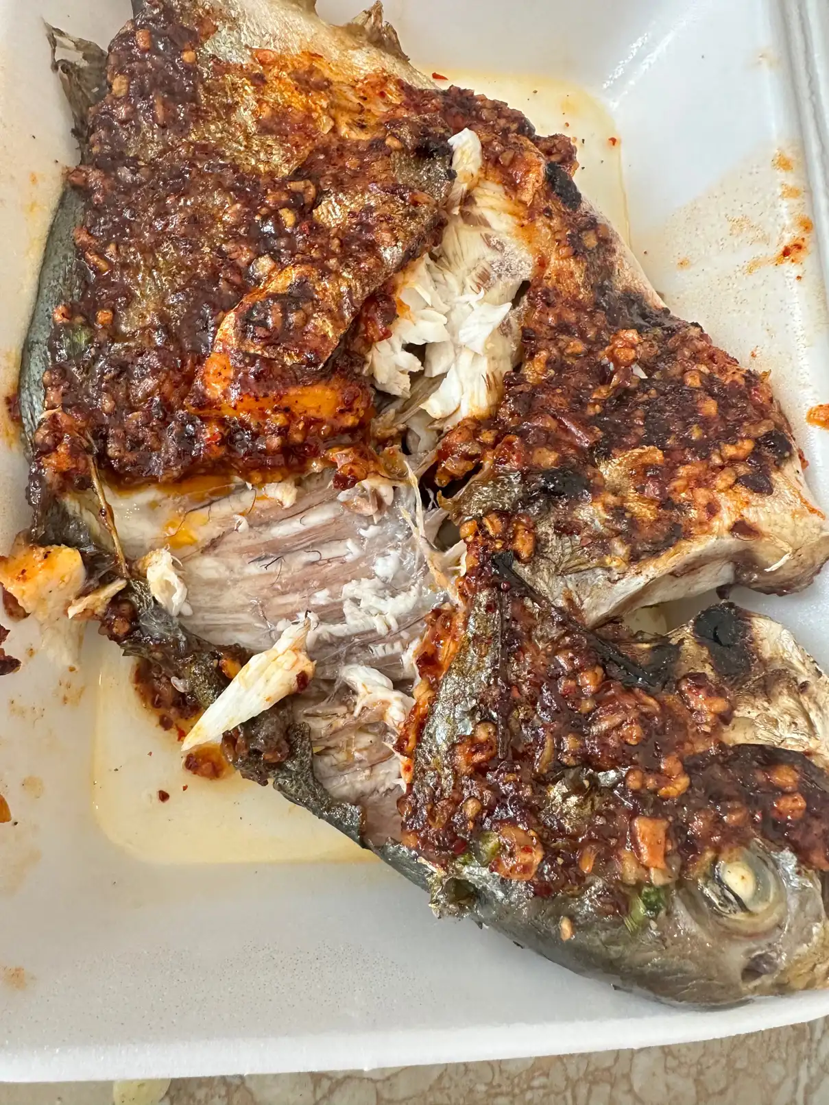 새벽 배가 도착 하는 장소 . 너무 저렴하죠 ㅋㅋ ( 착한 가성비 여행 ). 신선해요. 맛있어요 ㅋ | Principal.Joo