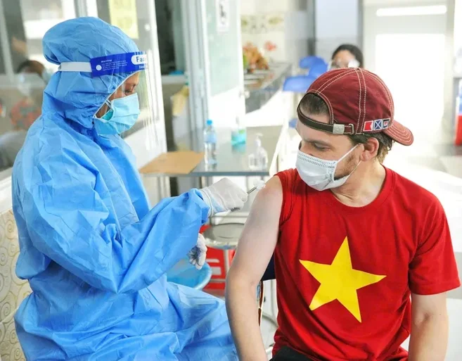 📢 태국에서 코로나19 확진자 증가…

5월 1일부터 10일까지 태국에서는 53,676명의 코로나19 확진자와 16명의 사망자가 발생했습니다.
특히 방콕은 16,723명으로 확진자가 가장 많이 발생한 지역이며, 촌부리, 논타부리, 라용 등 다른 지역에서도 수백 건의 확진이 보고되었습니다.

이번 확산은 오미크론 하위 변이인 XBB.1.16의 확산 ... | Thu_Phan
