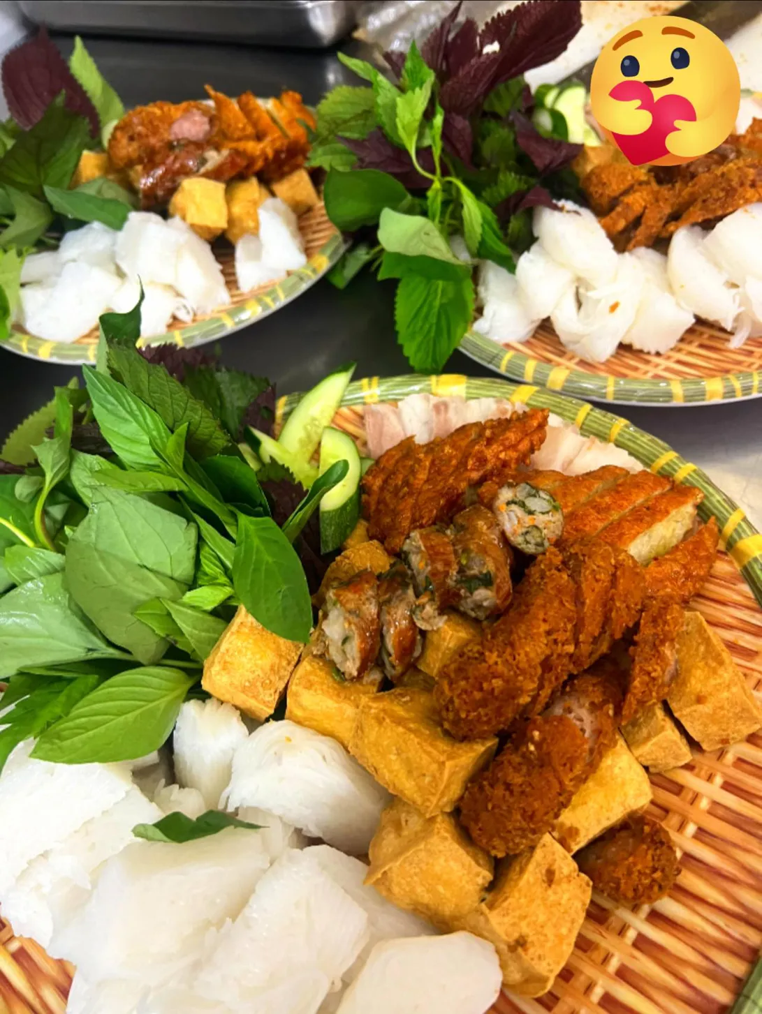 분더우 Chi Pheo 식당 (빈탄 지점) - all