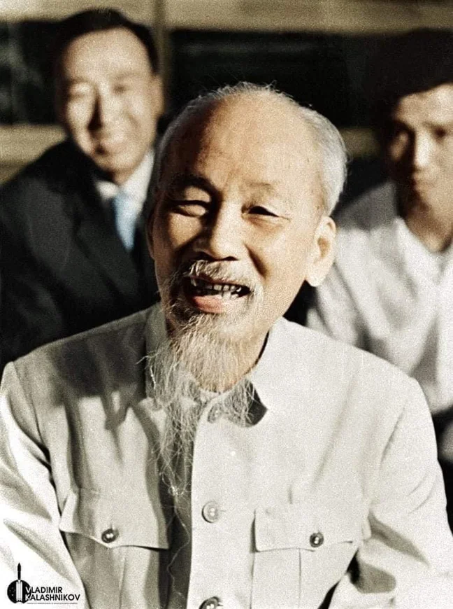 호찌민 주석 탄생 135주년 기념 (1890년 5월 19일 – 2025년 5월 19일)

오늘(5월 19일)은 베트남 민족의 위대한 아버지이자, 천재적인 지도자, 베트남 혁명의 위대한 스승, 민족 해방의 영웅, 세계 문화의 위인, 평화와 정의를 추구하는 세계 모든 민족의 친근한 친구이신 호찌민 주석의 탄생 135주년이 되는 뜻깊은 날입니다.

호찌 ... | Thu_Phan