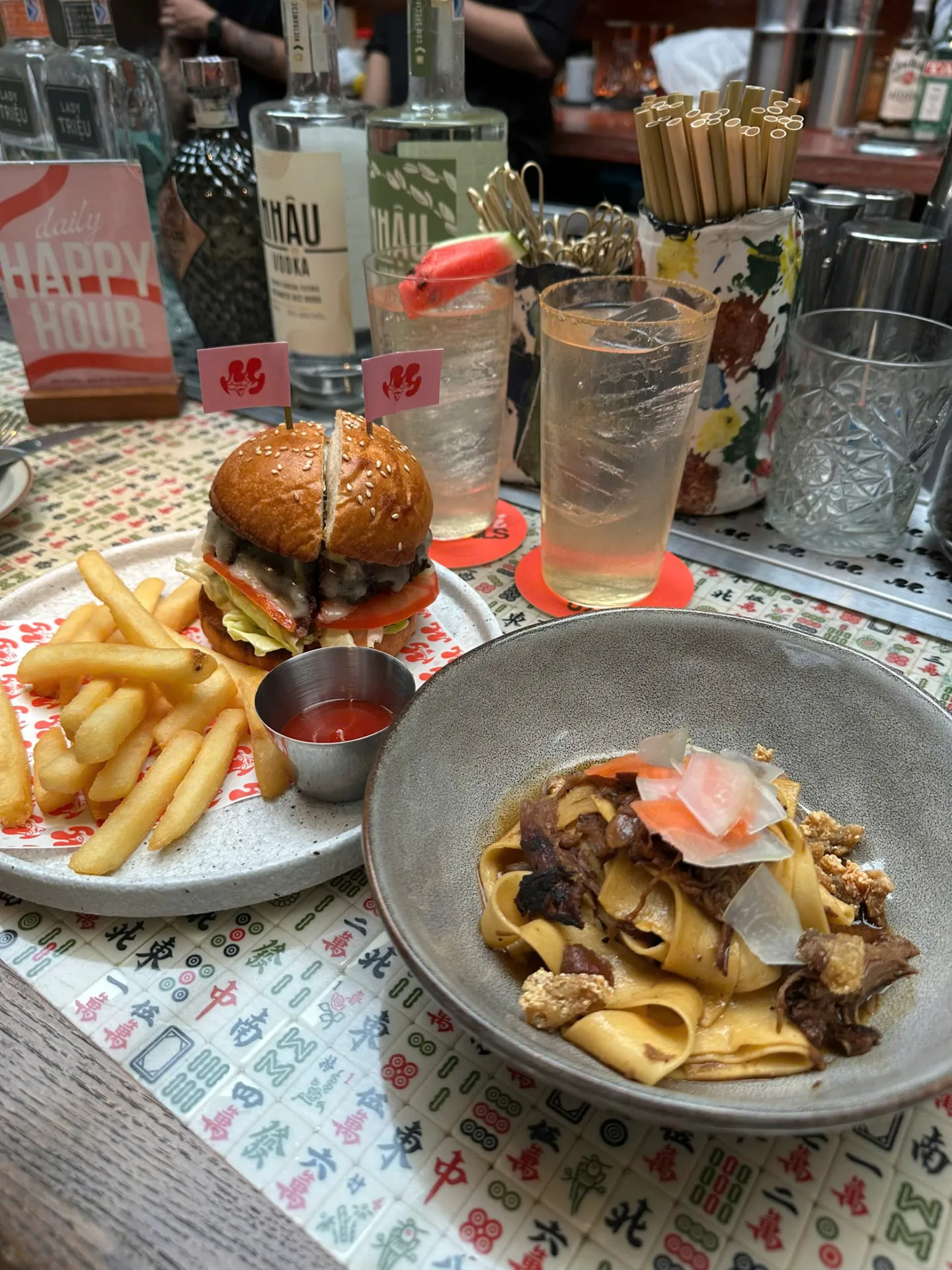 Mámi Cocktails - Kitchen & Bar - all