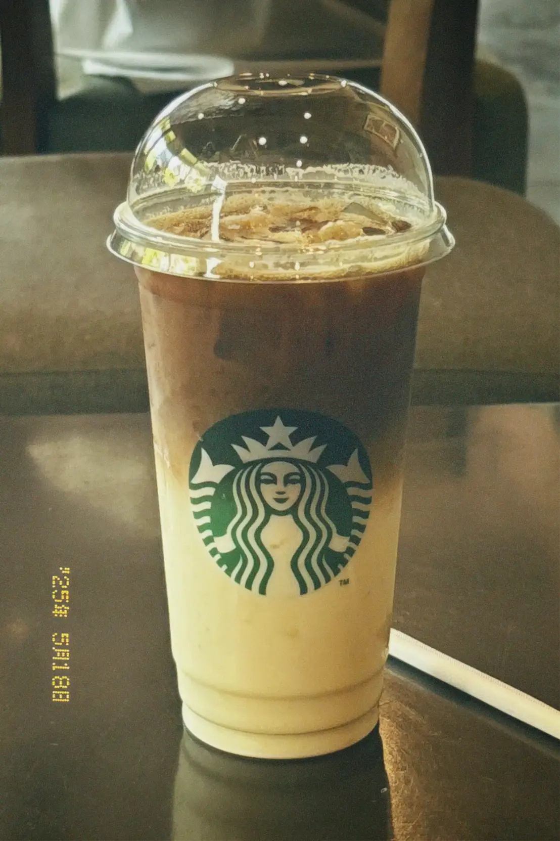 비가 와서 그런가... 커피 마셔도 졸려 😪☕ #비오는날카페 #비와커피 | KimNgan184