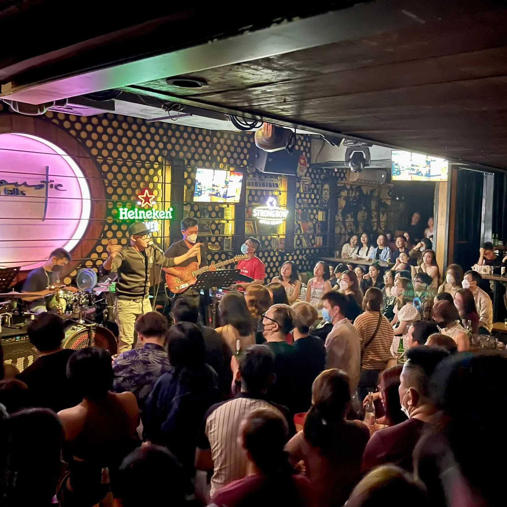 Acoustic Bar - Ngô Thời Nhiệm - 6