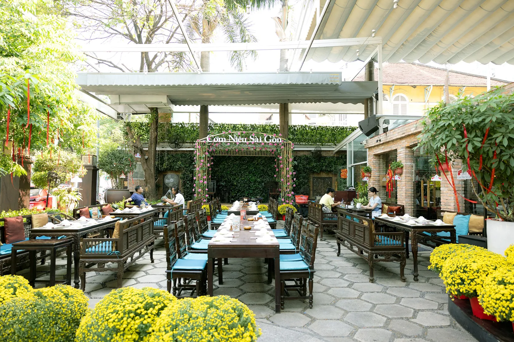 Com Niêu Sai Gon – Vietnamese Gastronomy - all