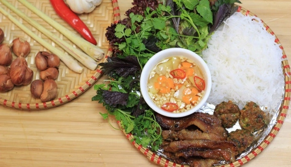 Hanoi vermicelli with grilled pork - all