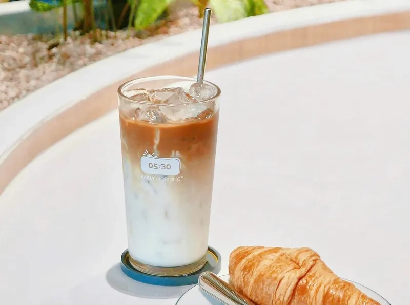 얼리 모닝 - EARLY MORNING