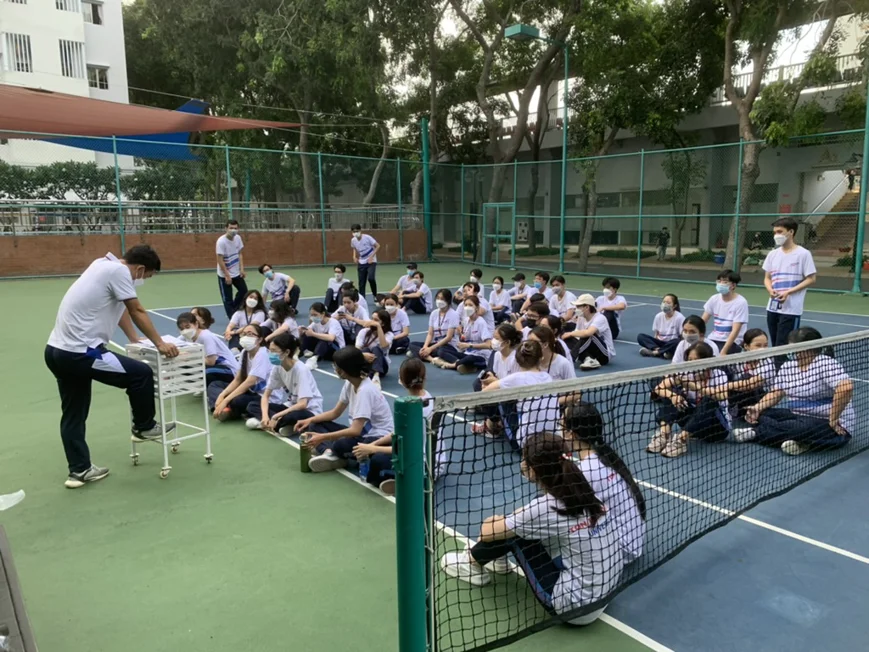 Learn Tennis with Tu Doan - Group learning format  
Forehand, Backhand, Serve, Rally and Score