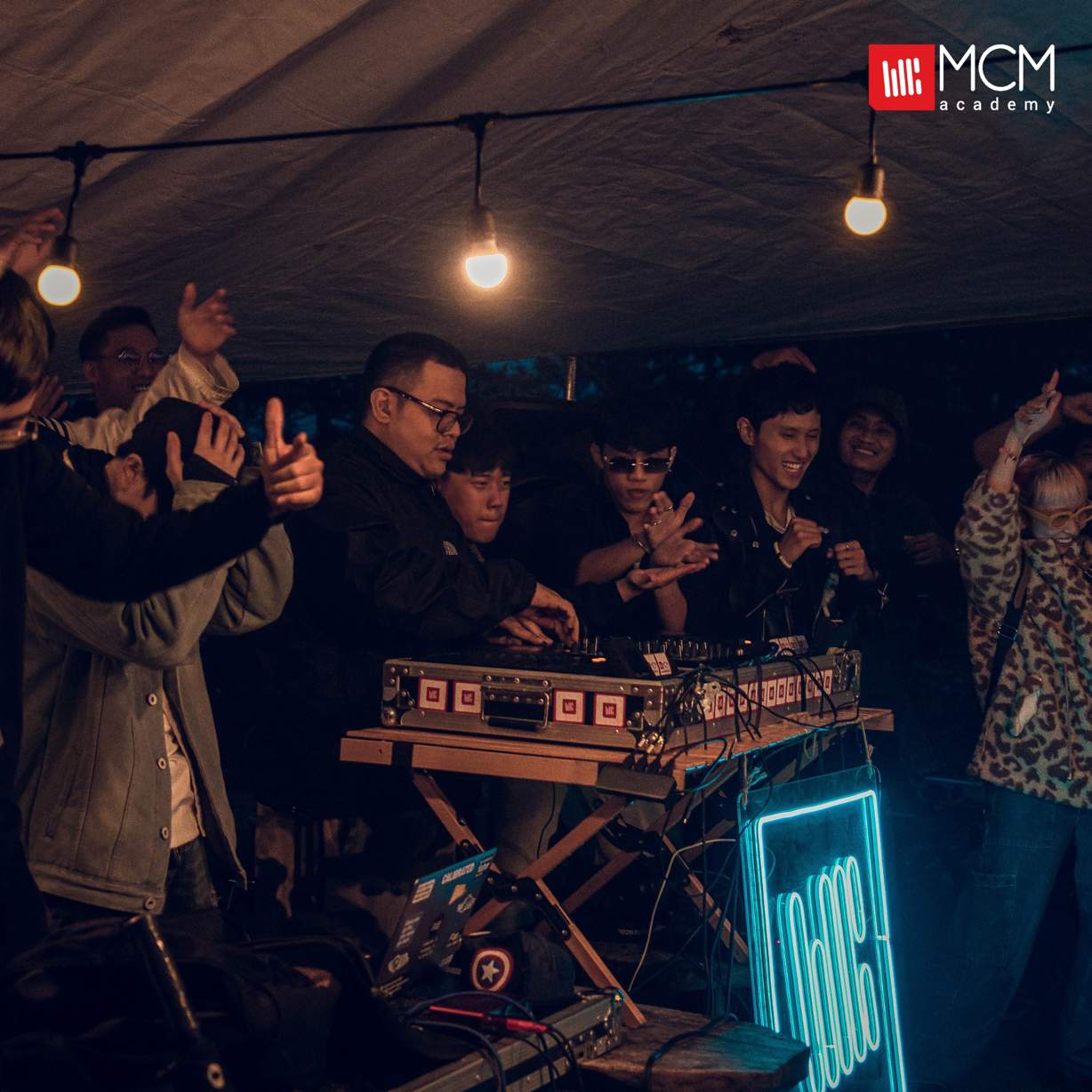 MCMA의 DJ 코스로 파티의 주인공이 되세요!