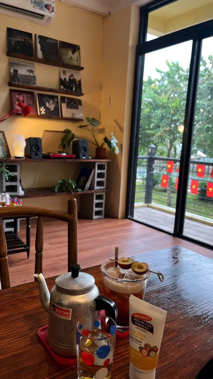 Một cuối tuần có cà phê và sách~☕📙 | Thu_Phan