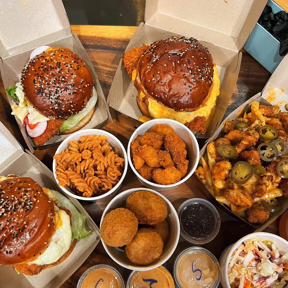 MAD ROOSTA | Burgers & Grill - 5