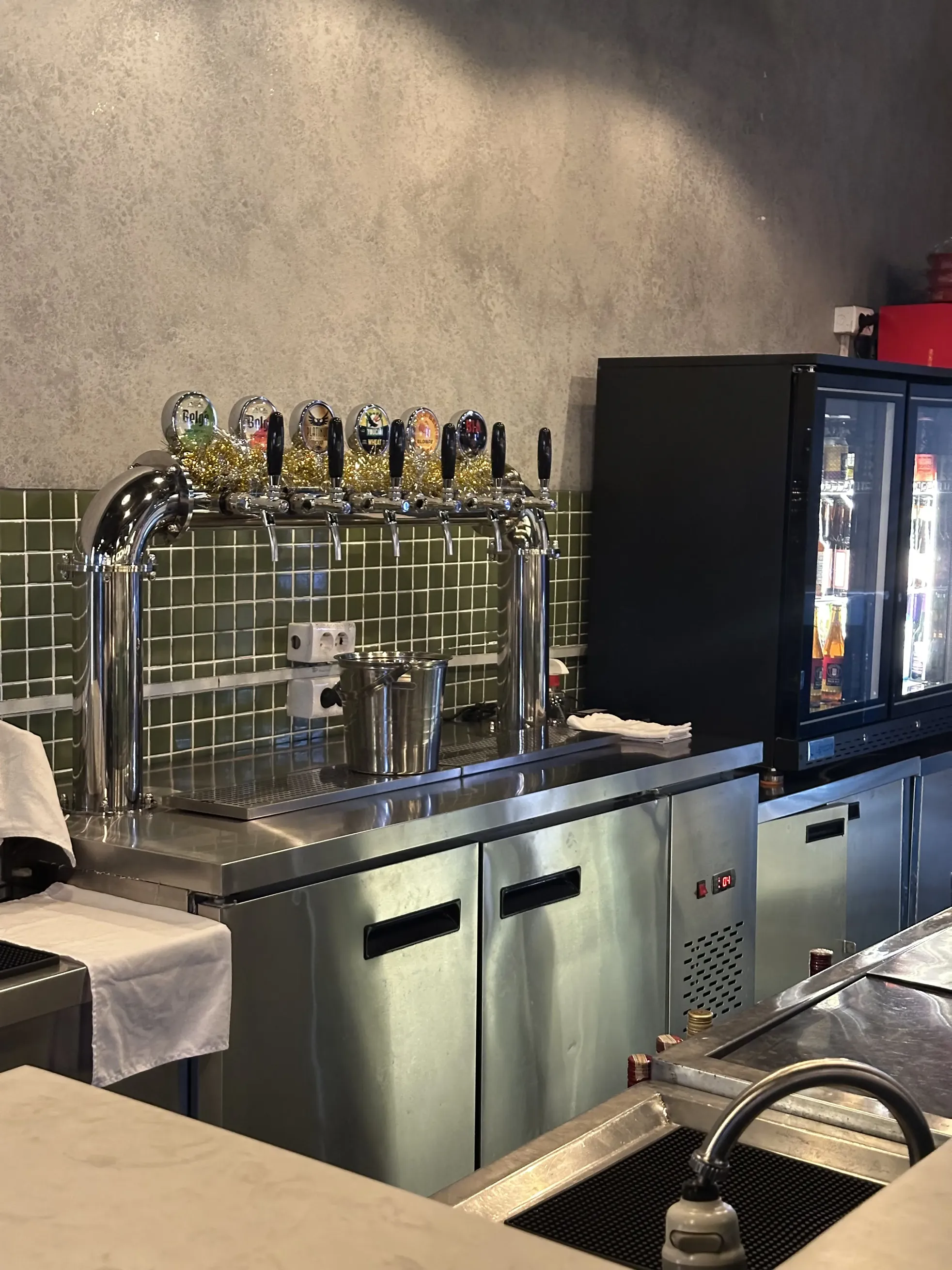 MAD ROOSTA | Burgers & Grill - all