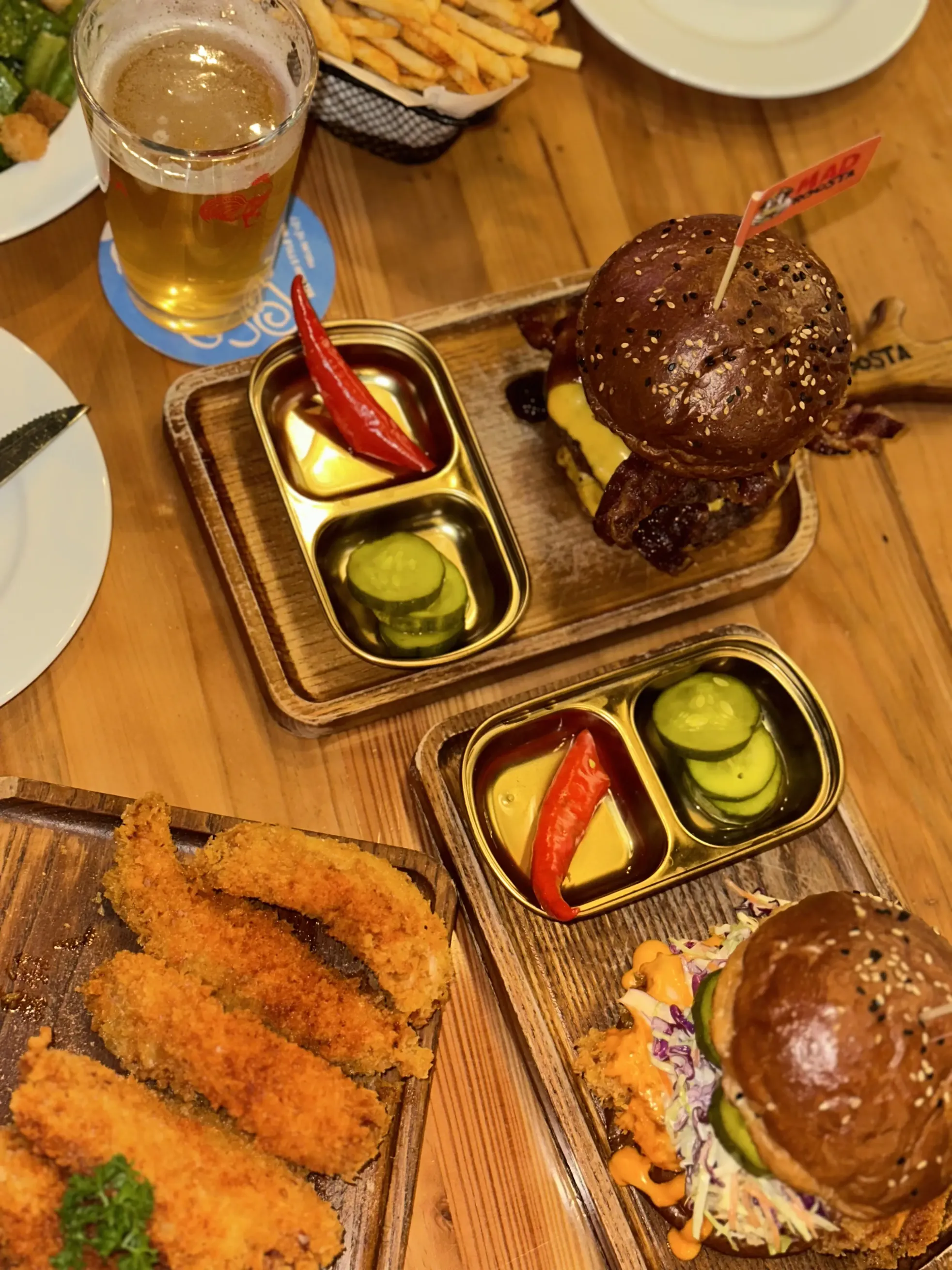 MAD ROOSTA | Burgers & Grill - all