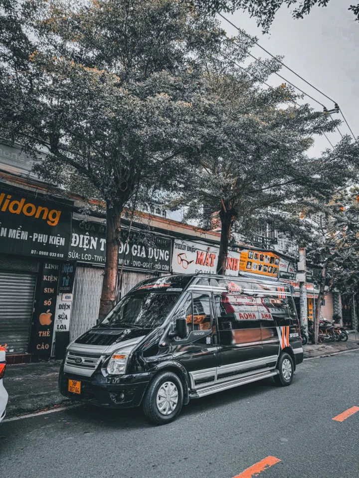베트남 여행 차량 렌트 서비스 – 편안하고 안전한 여행을 위한 최고의 선택!
베트남에서 편안하고 안전한 여행을 원하시나요? 저희는 호치민 시티를 중심으로 다양한 관광지를 연결하는 전문 차량 렌트 서비스를 제공합니다.
🚐 제공 차량 종류
•	✅ 7인승 차량 (예: Kia Carnival)
•	✅ 9인승 리무진
•	✅ 16인승 미니버스
모든 차량은  ... | ThanhNguyen
