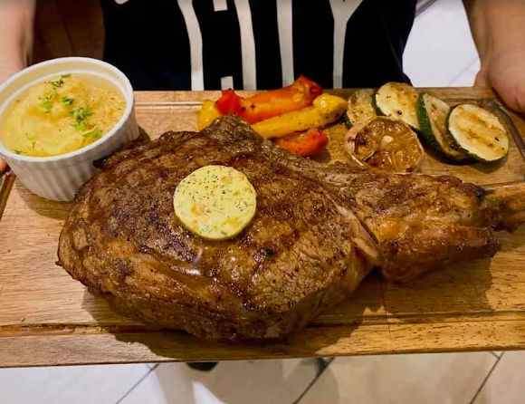 Gyumaru Le Thanh Ton - all