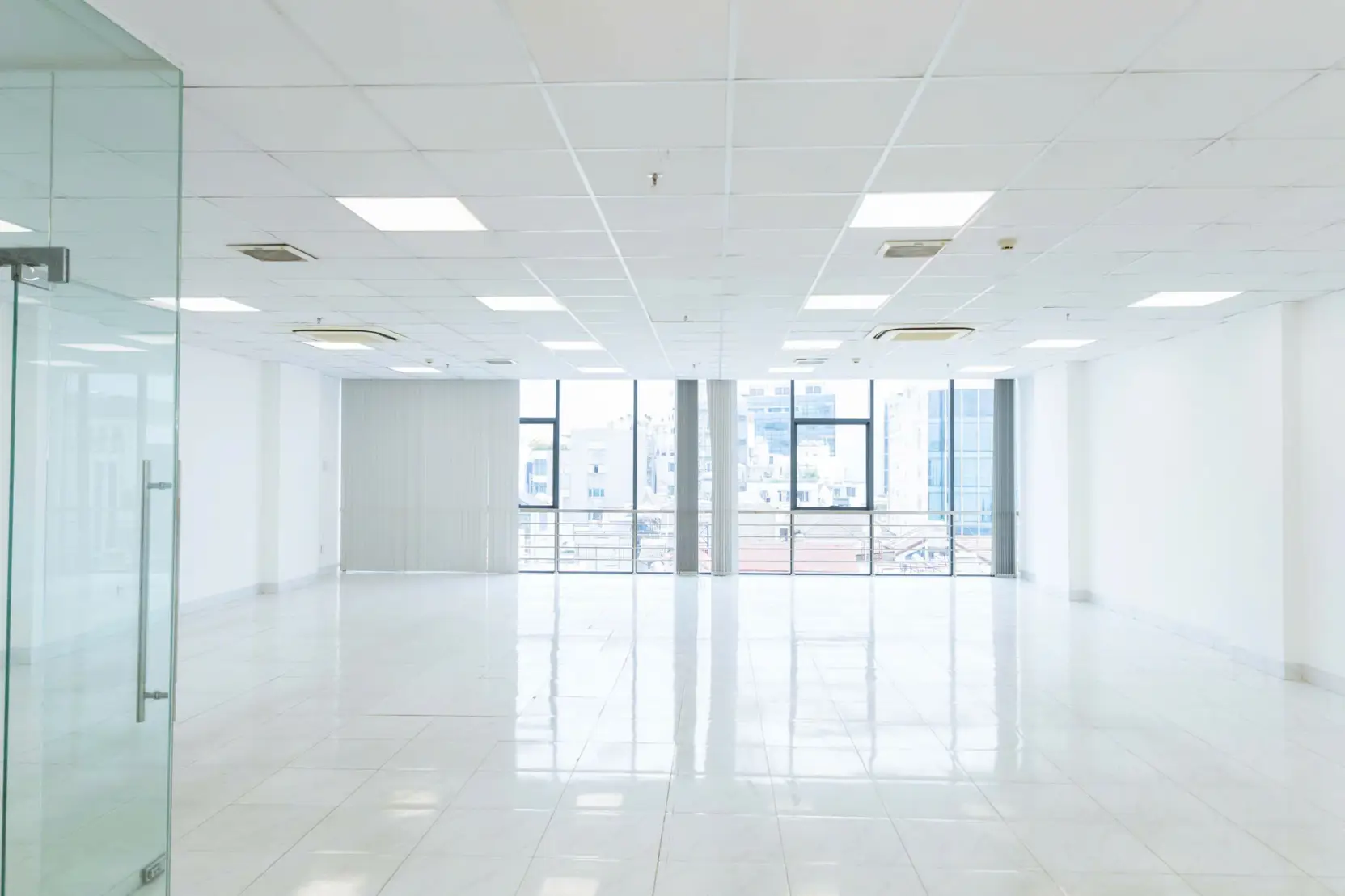 Office for rent 105m2 in Tan Son Nhat airport area - Best price in the area