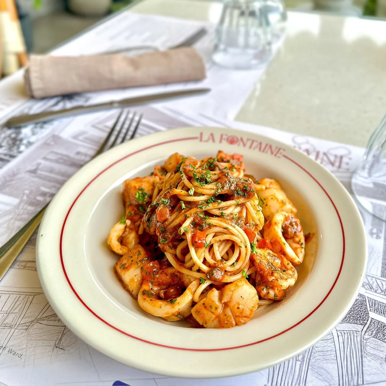 La Fontaine French Bistrot - all