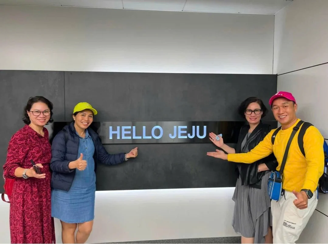 EXPLORE HO CHI MINH CITY WITH THE BEAUTY OF THE INTERPLAY BETWEEN MODERNITY AND TRADITIONALITY WITH A LOCAL GUIDE - 3