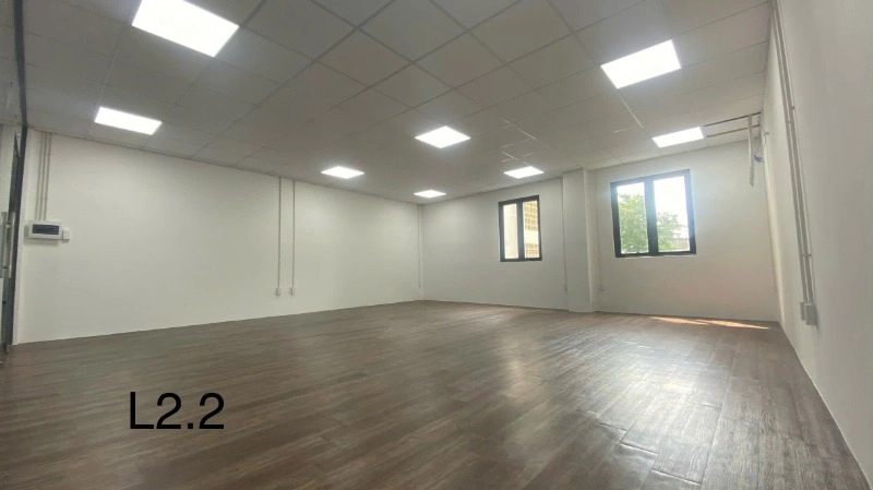 236A Lê Văn Sỹ, Phường Tân Sơn Hoà, TP.HCM
Diện tích 100- 155m2 giá 10$/m2 
Số tầng: 2 (có thang máy, thang bộ thoát hiểm)
Làm việc: T2 – T7 | 7:00 – 18:00
Được phép làm ngoài giờ (thông báo trướ ... | VoThiNgoc