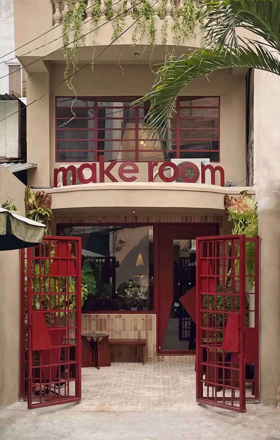 Make Room Café - Calmette