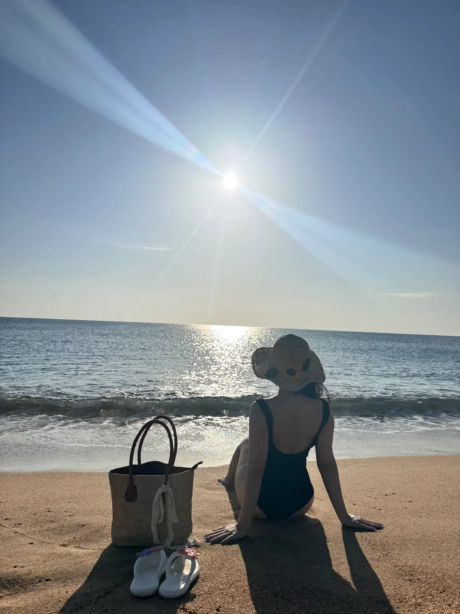 ✈️💸아래는 동화 – Phú Yên 지역의 저렴하고 풍성한 일정 안내를 한국어로 번역한 내용입니다.

✈️ 이동 수단
버스(Phương Trang): 호치민 → Đông Hòa 약 10시간, 비용 35만–40만 VND
비행기: Tuy Hòa 공항 도착 후 Đông Hòa까지 차량 이동
오토바이 렌탈: 하루 15만–20만 VND, 자유롭게 지역 탐 ... | Eunhye
