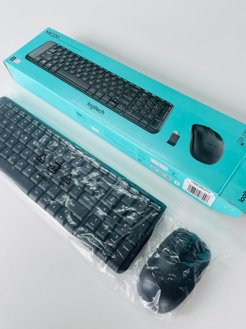 Selling Logitech MK220 wireless keyboard and mouse set 🖱️⌨️