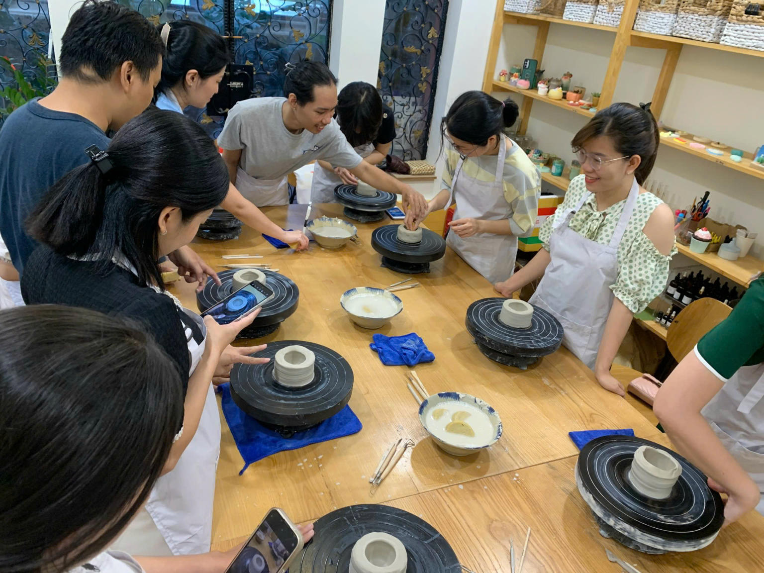 Enjoy a fun pottery experience and take home your creation in just 3 hours!