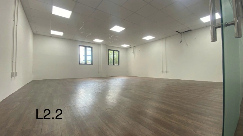 236A Lê Văn Sỹ, Phường Tân Sơn Hoà, TP.HCM
Diện tích 100- 155m2 giá 10$/m2 
Số tầng: 2 (có thang máy, thang bộ thoát hiểm)
Làm việc: T2 – T7 | 7:00 – 18:00
Được phép làm ngoài giờ (thông báo trướ ... | VoThiNgoc