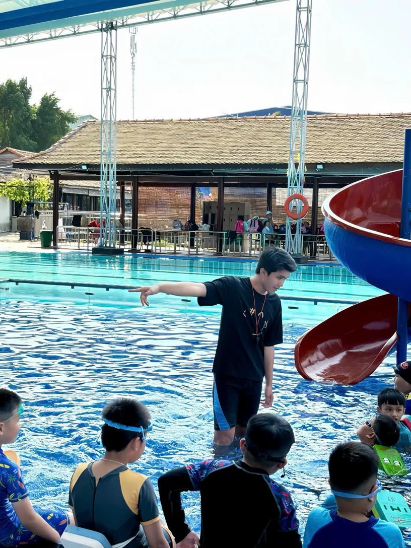 1:1 Intensive Swim Training with Coach Liêm – Safe, Dedicated, and Professional
