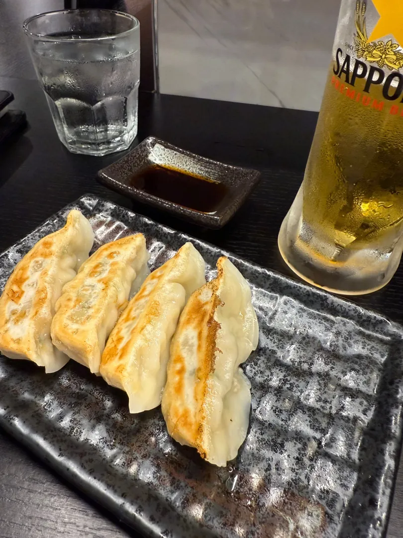 새로 오픈한 라멘 집만 보면 자동입장을 ..😅

타오디엔 Night street 안쪽에 새로 오픈한 라멘집입니다. 
돈코츠 라멘 좋아하시는 분이라면 한 번 가보셔도 좋을 것 같아요~

모두 즐거운 불금 보내세요! 🎉🍜

#타오디엔 #RAMEN #ICHIBANKEN #호치민불금 | 사이공도미닉