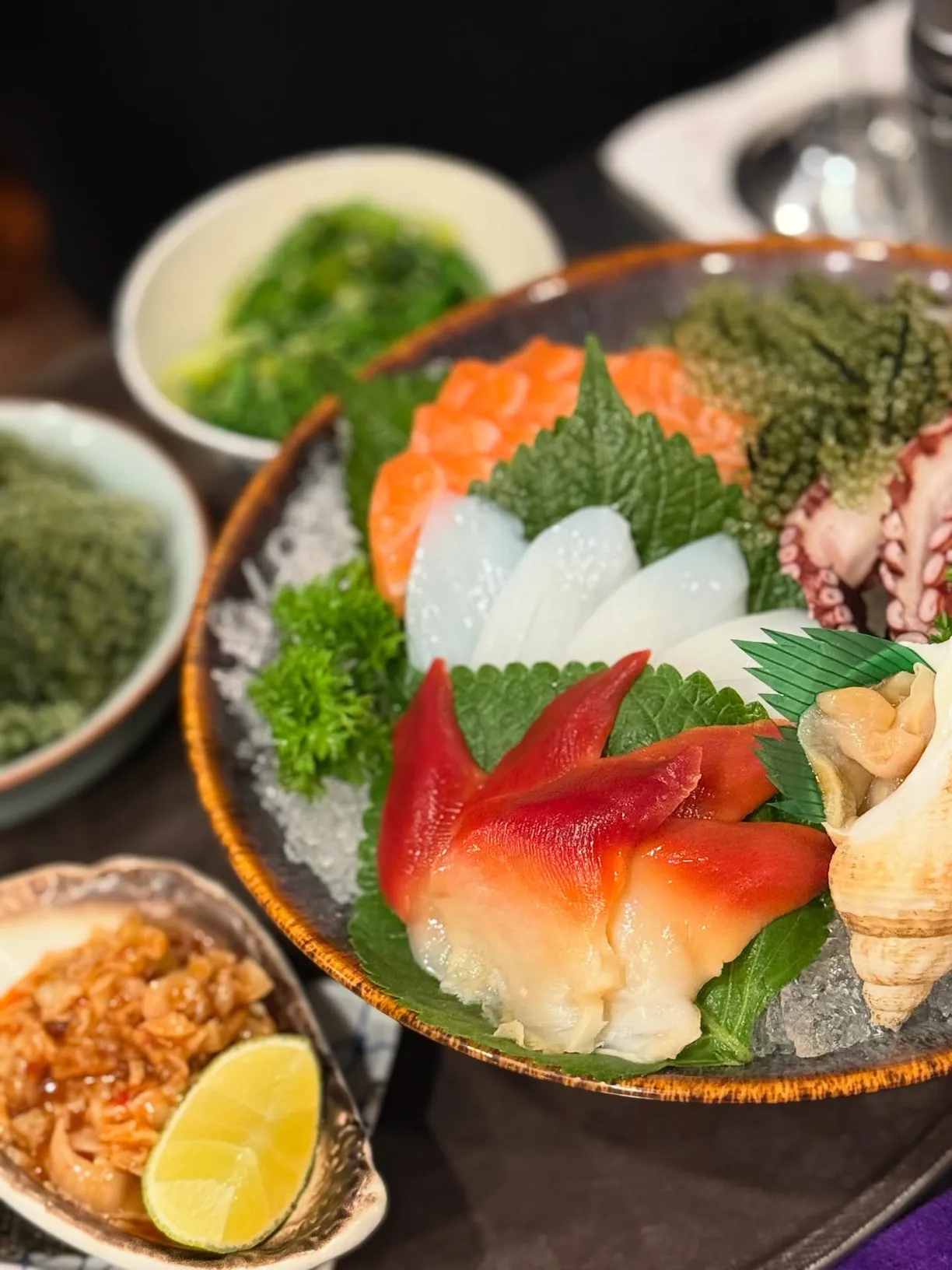 Tròn's kitchen - all