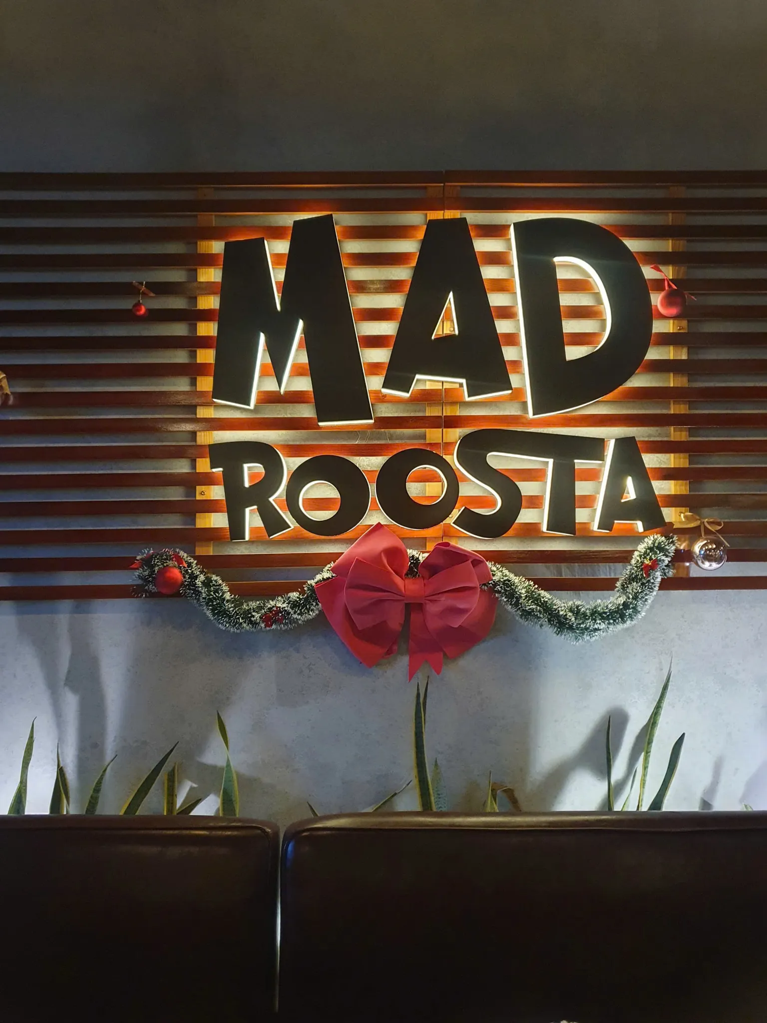 MAD ROOSTA | Burgers & Grill - all