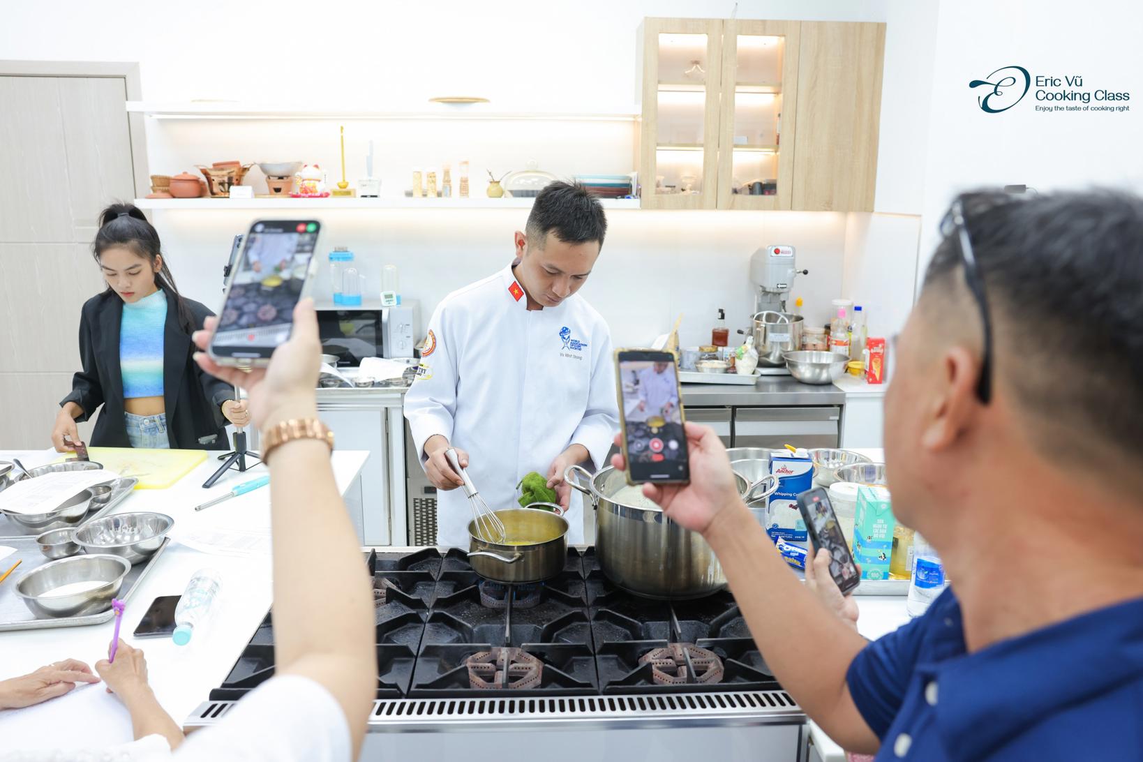 Master the art of cooking delicious traditional dishes with #1 culinary class.