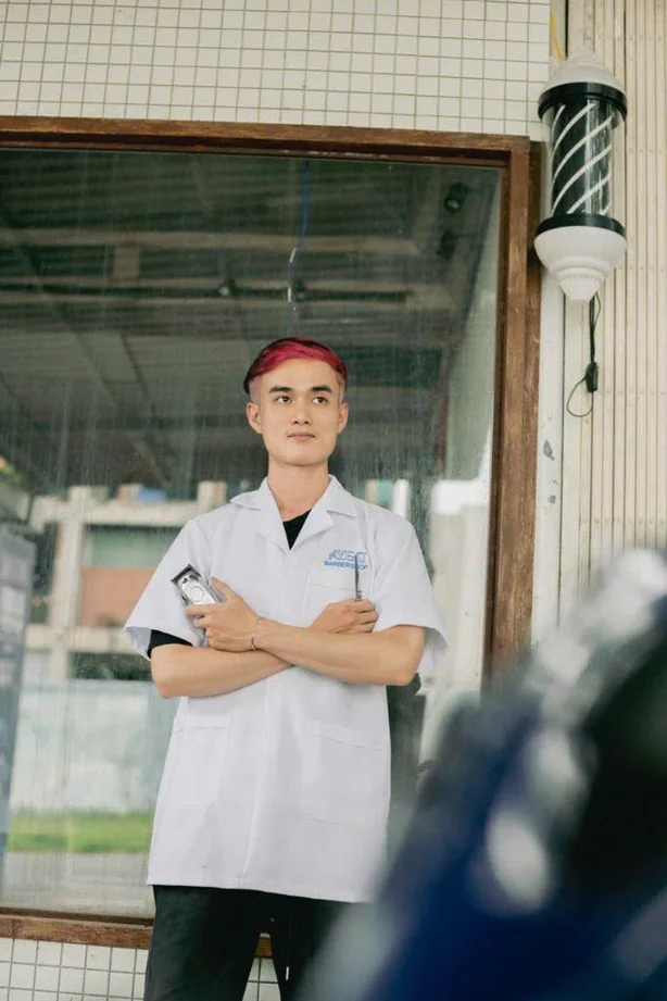 Professional men's haircut service in District 2 – AyeAi Barbershop - 7