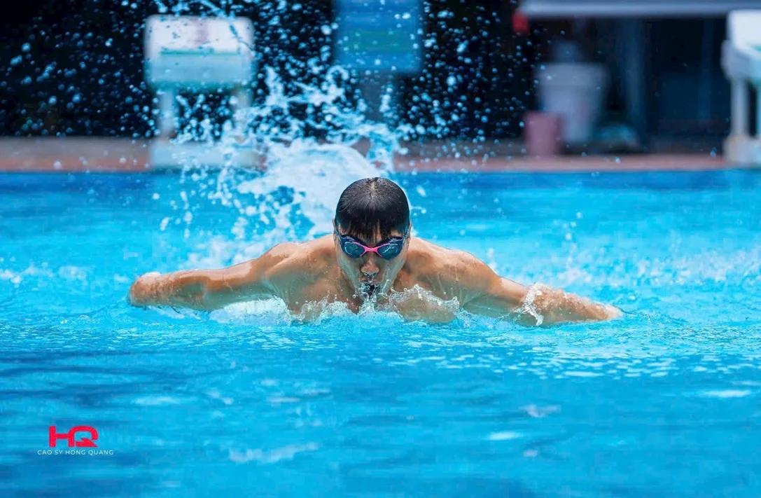 Comprehensive Swimming Course: Lifesaving, Survival, and Wellness Swimming