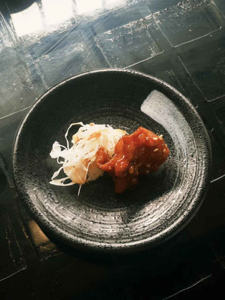 오늘 동료들이랑 The Sun Avenue에 있는 Katsuya 지점에서 점심을 먹었어요~
일본식 돈까스 전문점인데 제 입맛에도 잘 맞았어요!

근데 양이 꽤 많아서 다 먹느라 조금 힘들었지만 그래도 맛있게 잘 먹었습니다 😅
다음엔 다른 메뉴도 먹어보고 싶어요!!!

#카츠야 #호치민일식 #일식맛집 #돈까스맛집 #베트남맛집 #일본음식 | 이서현