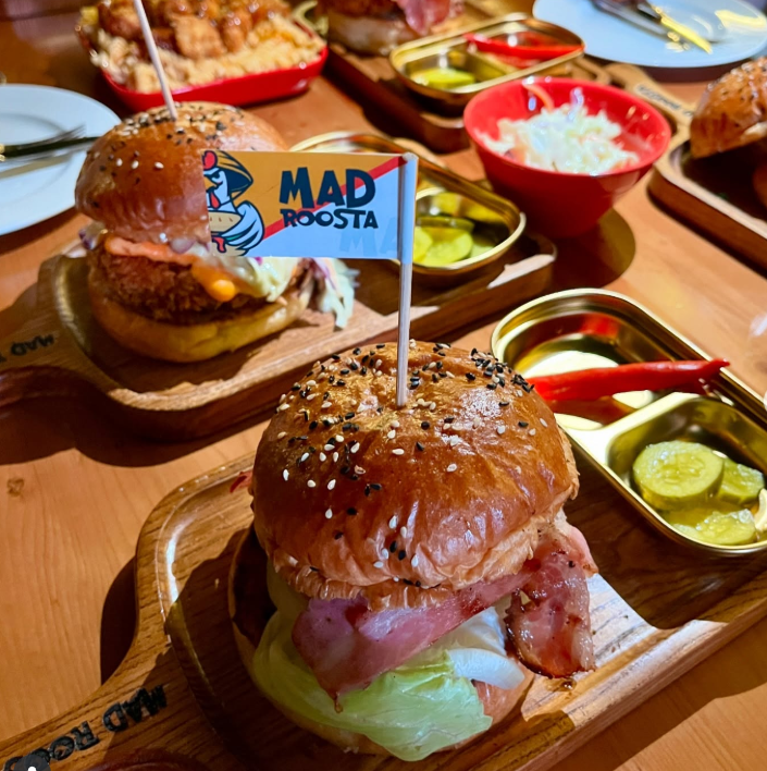 MAD ROOSTA | Burgers & Grill - 2
