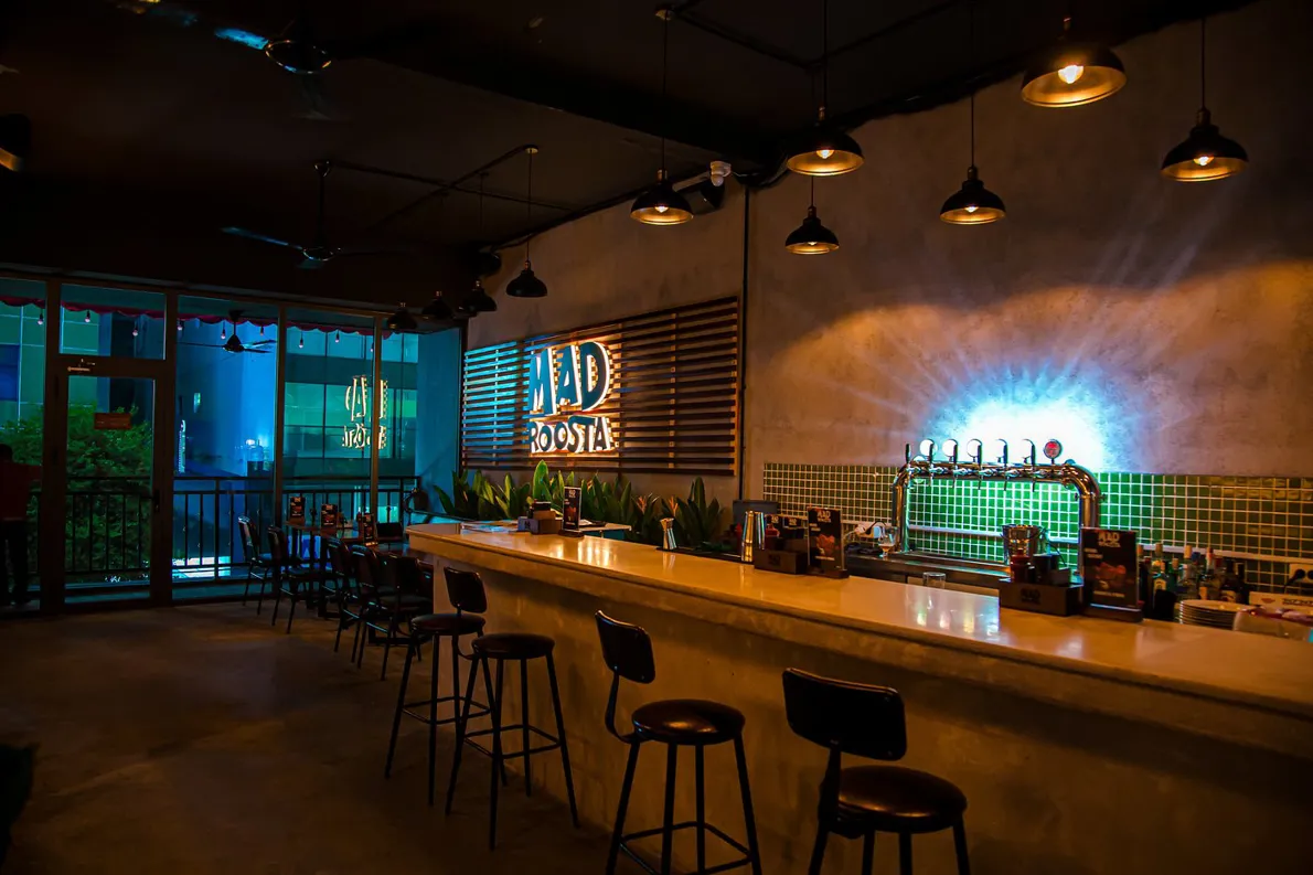 MAD ROOSTA | Burgers & Grill - all