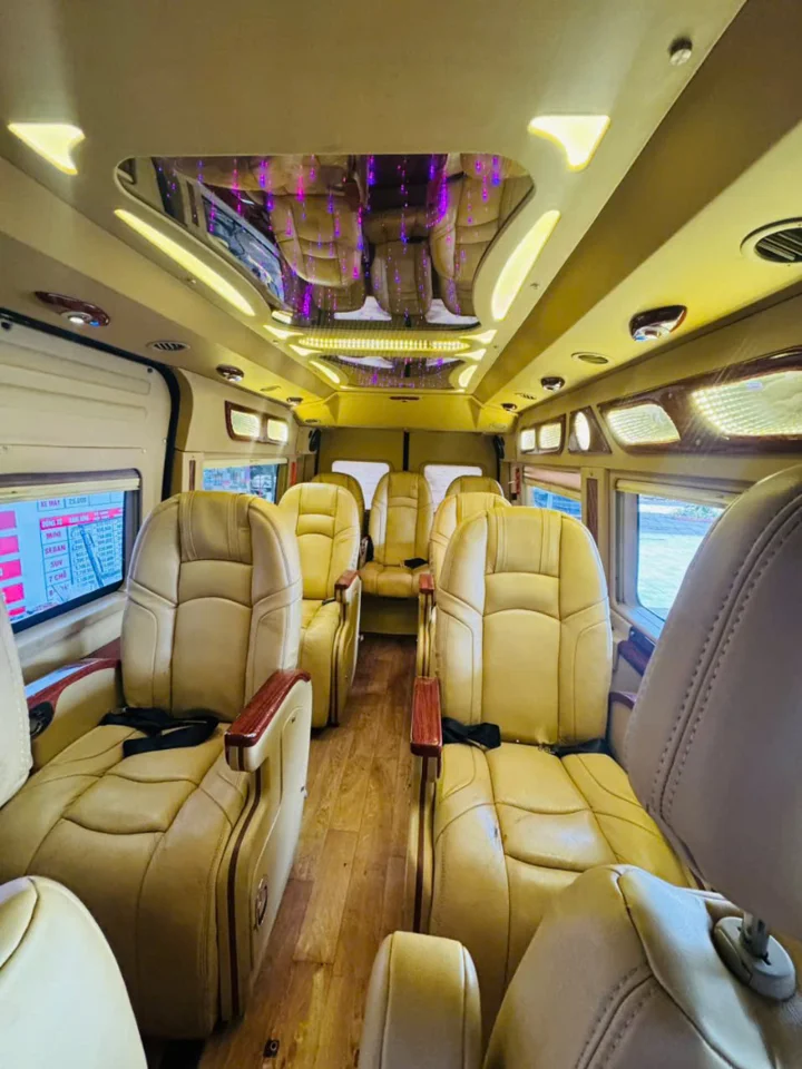 베트남 여행 차량 렌트 서비스 – 편안하고 안전한 여행을 위한 최고의 선택!
베트남에서 편안하고 안전한 여행을 원하시나요? 저희는 호치민 시티를 중심으로 다양한 관광지를 연결하는 전문 차량 렌트 서비스를 제공합니다.
🚐 제공 차량 종류
•	✅ 7인승 차량 (예: Kia Carnival)
•	✅ 9인승 리무진
•	✅ 16인승 미니버스
모든 차량은  ... | ThanhNguyen