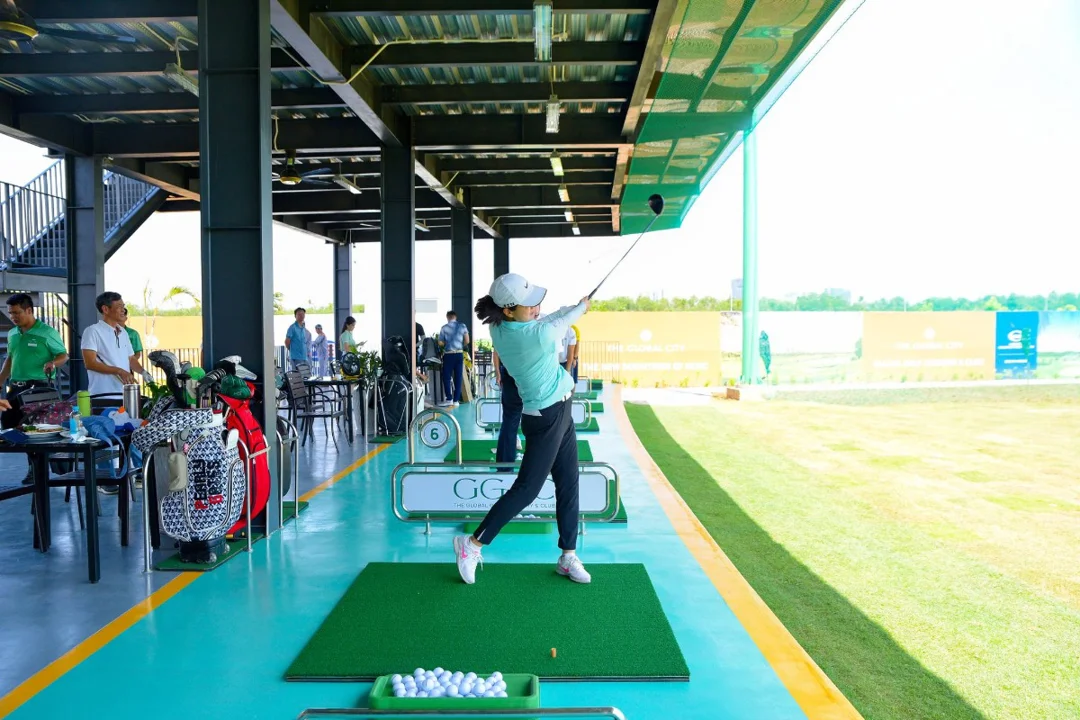 EXPERIENCE MODERN GOLF AT Global Golf Academy & Club - SCHEDULE YOUR TRAINING NOW - 1