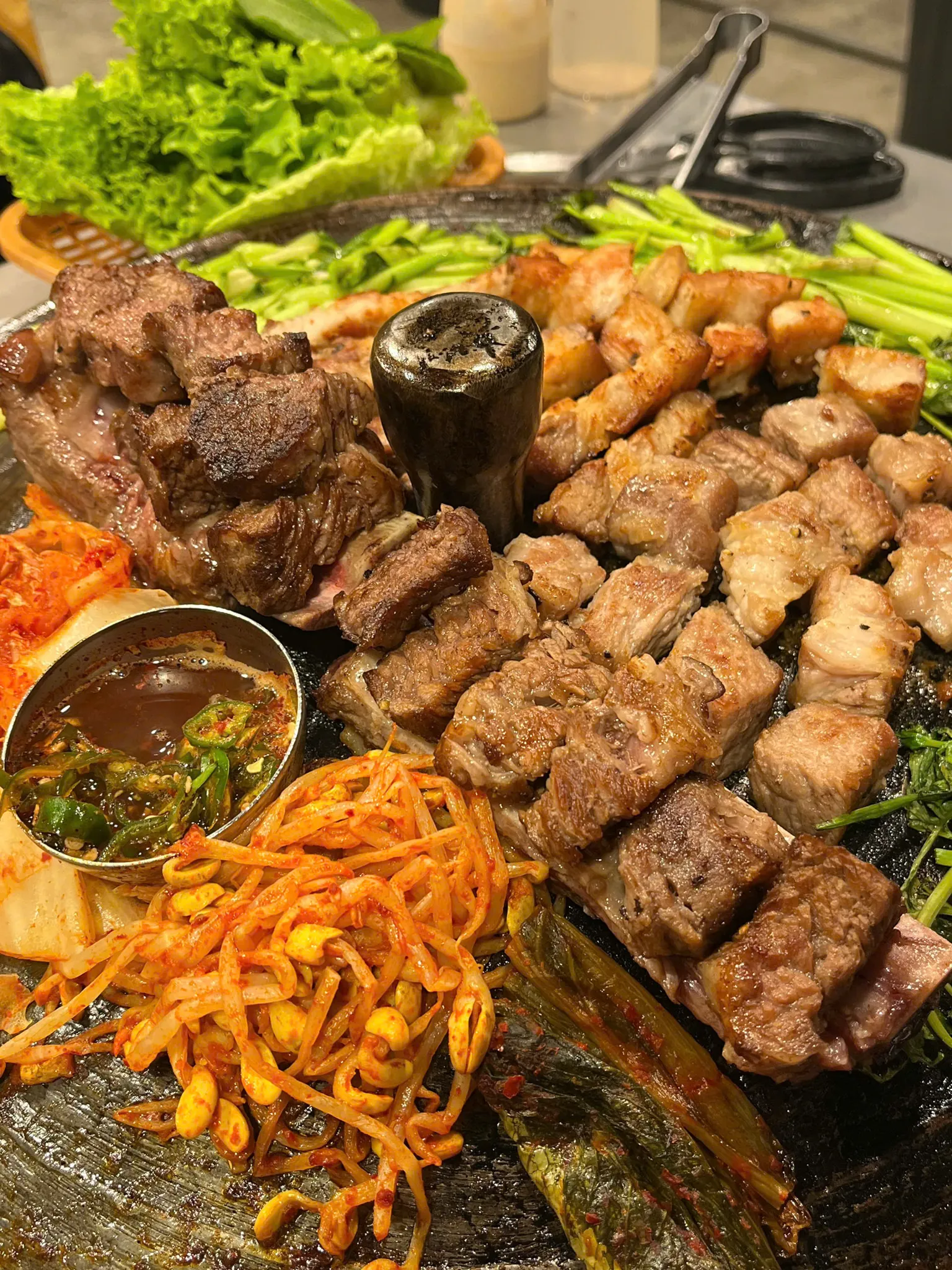 Moggumung Hồ Chí Minh - 4