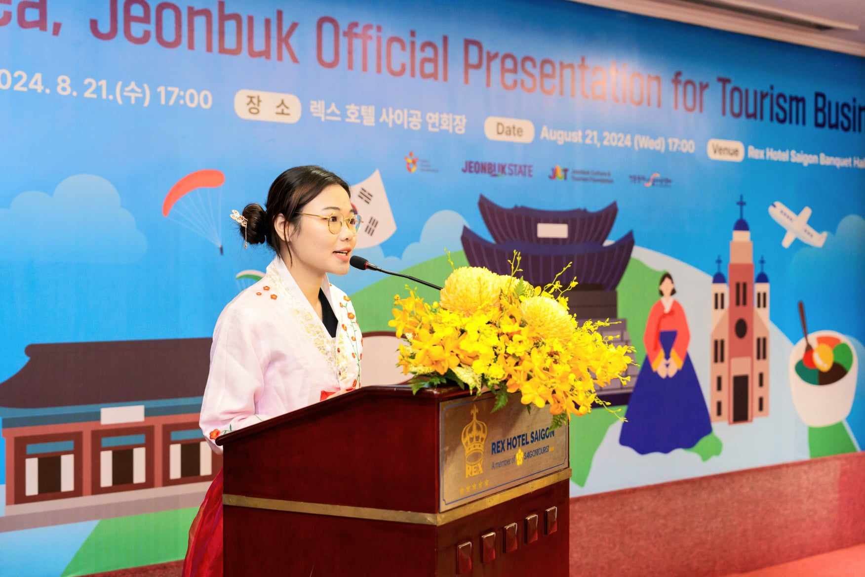단순히"로봇" 통역사가 아니라 의뢰인의 정확한 내용, 진심 감정, 긍정적 에너지, 분위기 메이커하는 한-베통역사 정다영입니다. 의뢰인의 성공은 곧 통역사의 성공으로 최선 다합니다 - 4