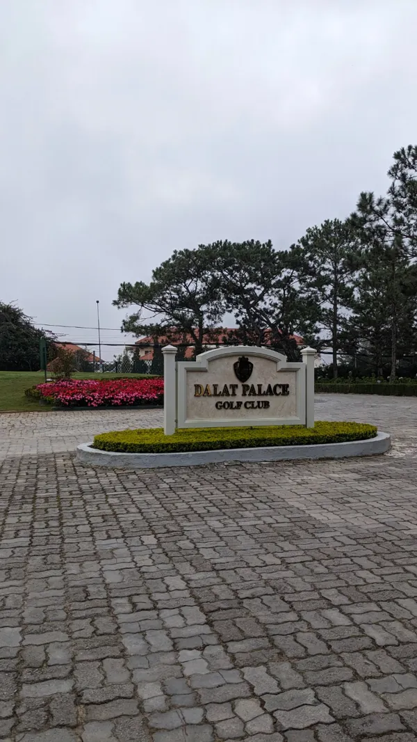 The 1st golf course in VN: Dalat Palace (other name: Doi Cu) | Quan_Nguyen