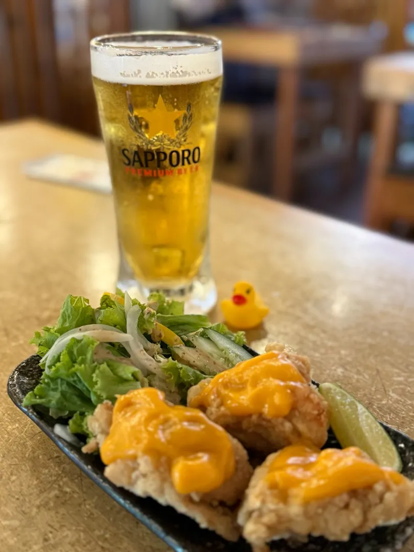 해피아워 1+1이라길래,
오랜만에 점심 맥주 한 잔 했습니다. 🍺

밥보다 맥주가 더 기억에 남는 점심이었네요.

#해피아워 #점심맥주 | HyunSoo